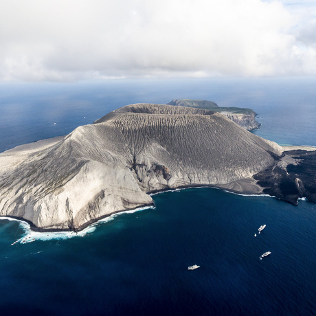 Mexico | Socorro Island: A Dance with Mantas