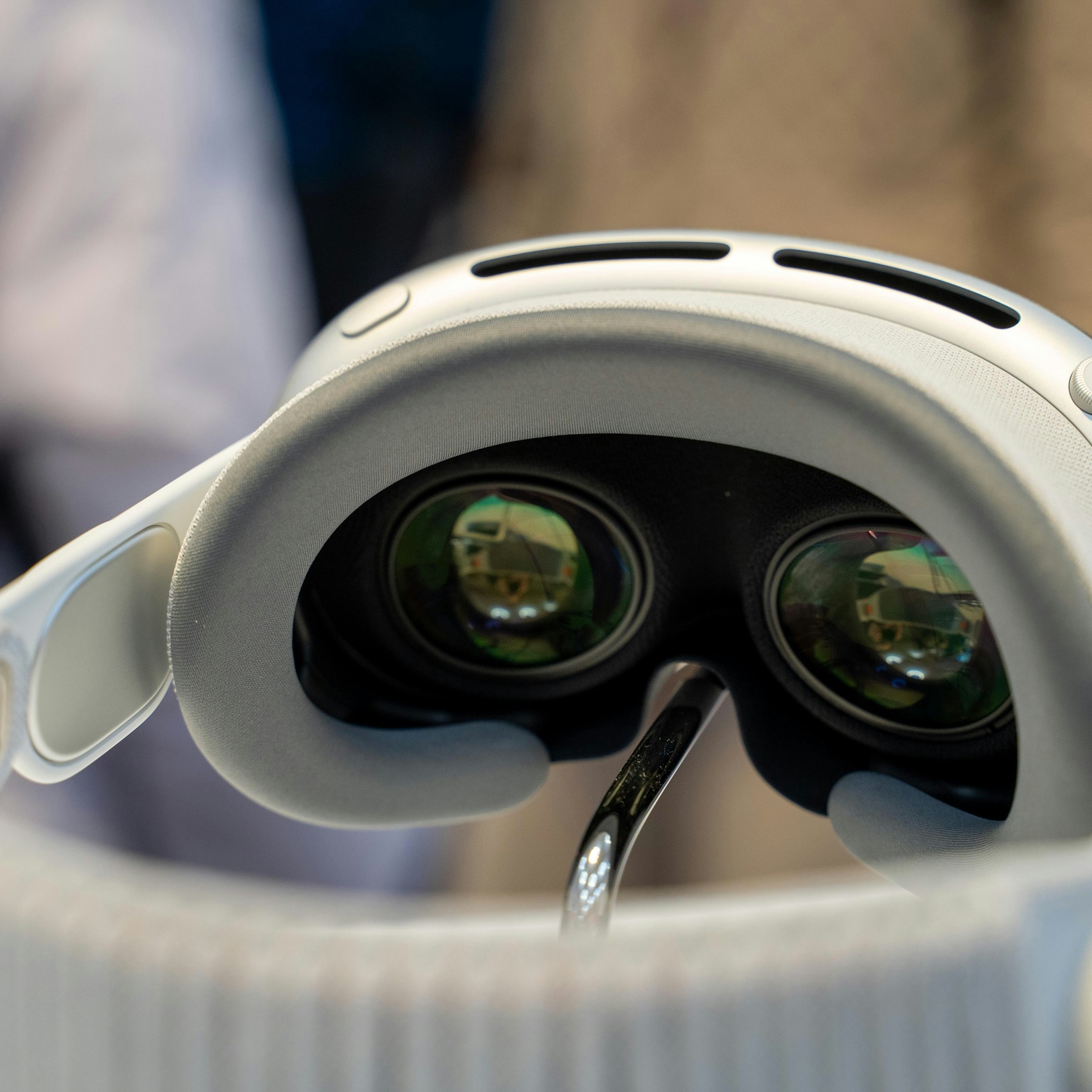Apple Vision Pro for Travel: Immersive Experiences (2024)